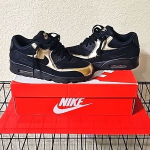 Nike Shoe's Size 7y Grade school